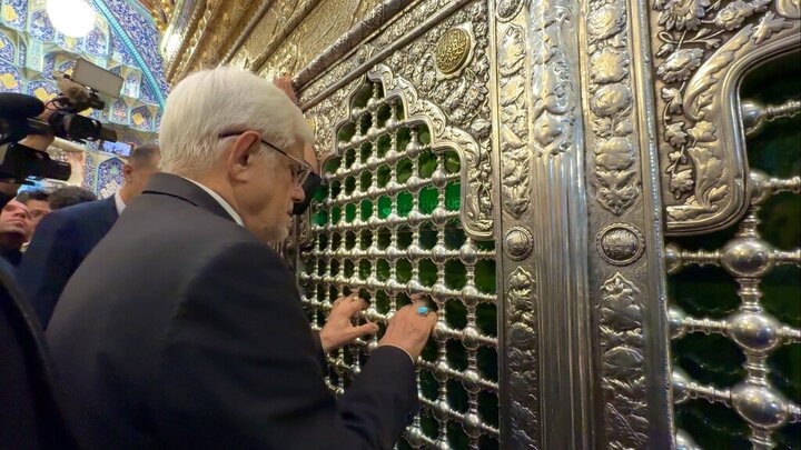 Photos: First Vice President visits Hazrat Masoumeh Holy Shrine