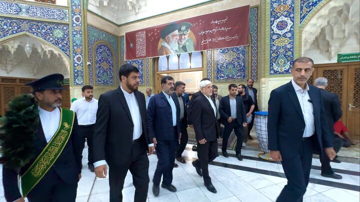 Photos: First Vice President visits Hazrat Masoumeh Holy Shrine