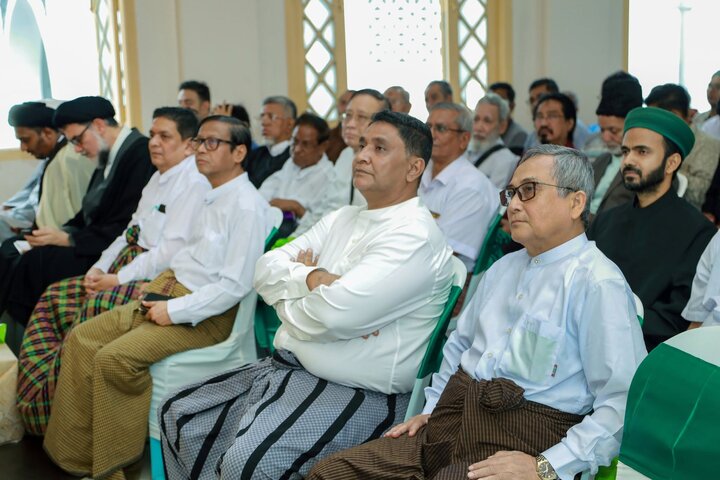 မြန်မာရှီအဟ်မွတ်စလင်မ် သုတေသန နှင့် လေ့ကျင့်သင်ကြားရေးစင်တာမှ ဦးဆောင်ကျင်းပသည့် တတိယ အကြိမ် စည်းလုံးညီညွတ်ရေးစကားဝိုင်း ပြုလုပ်။ ။ Photos