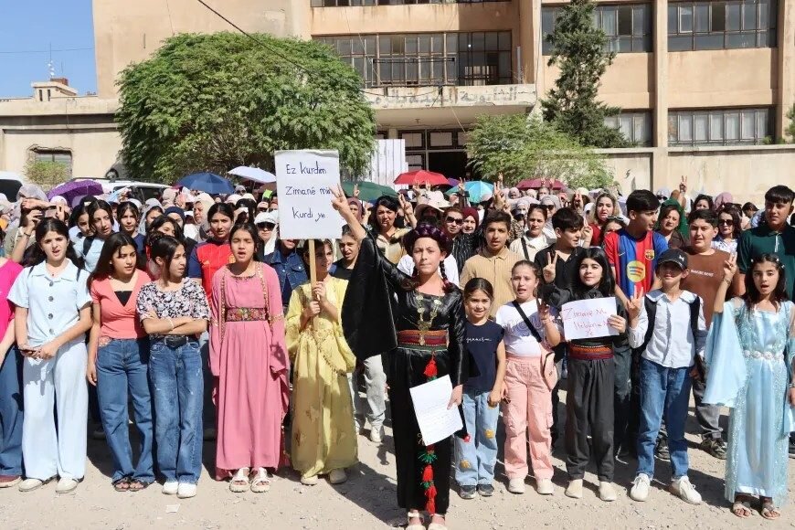 Protestoyên li dijî sînorkirina perwerdehiya bi zimanê Kurdî li Kurdistana Sûriyê berdewam dikin