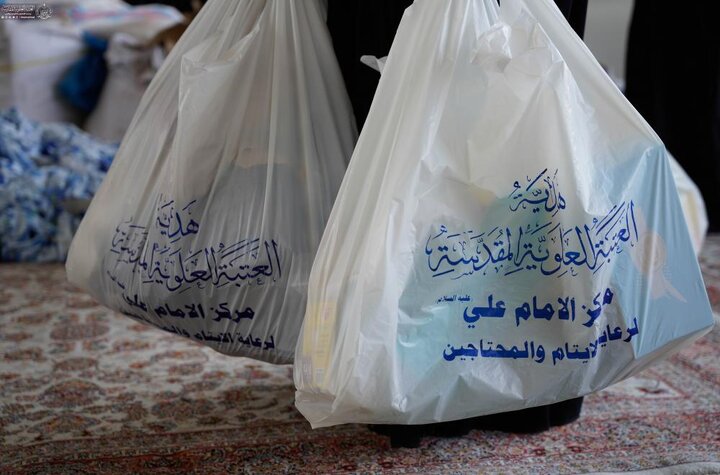 تقرير مصور/ توزيع الكسوة المدرسيّة على 10 آلاف طفل في النجف الأشرف