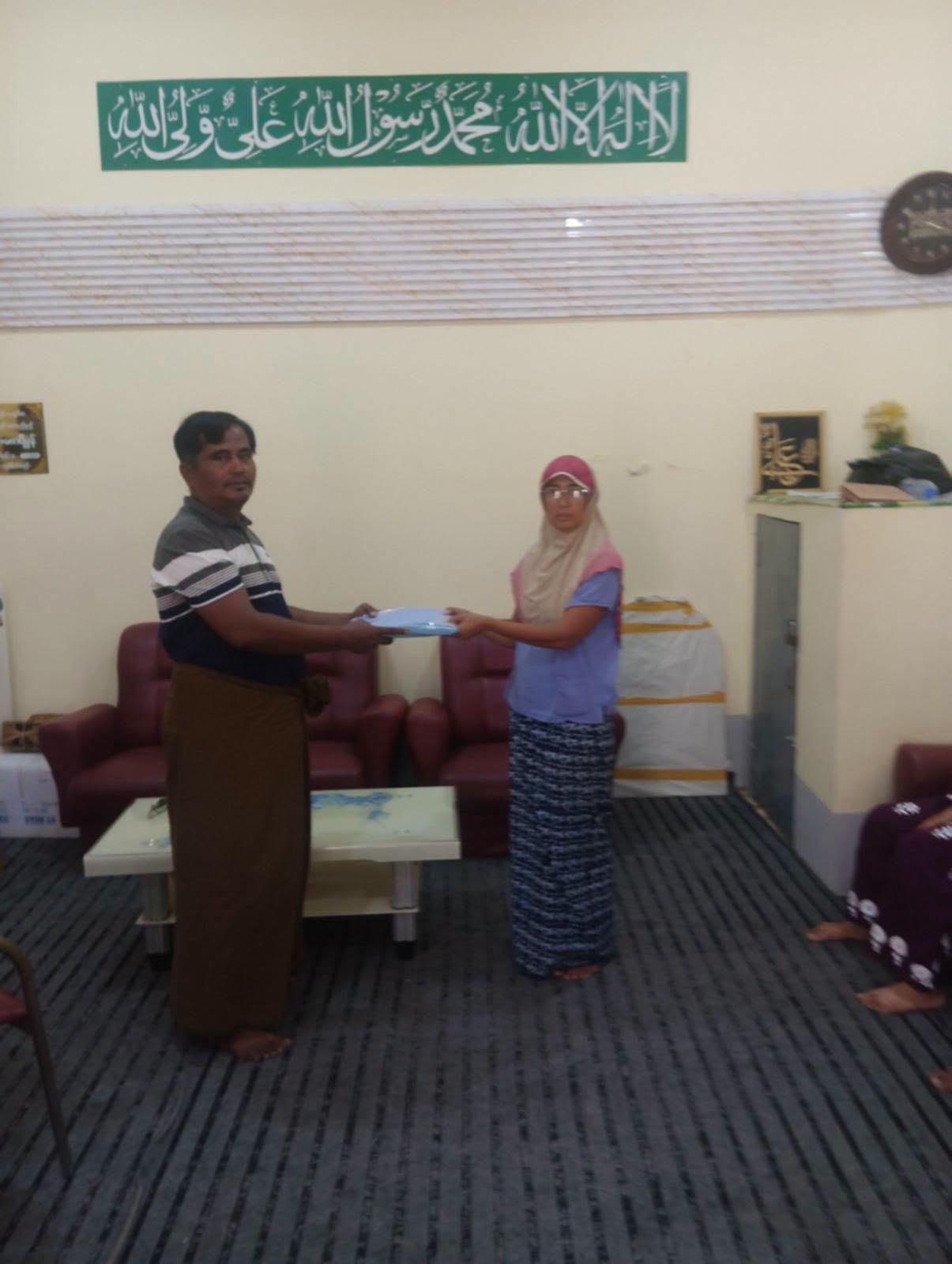 မိုင်ယသ် ဂိုစ်လ် ပြုလုပ်ပေးသည့် အမျိုးသမီးအဖွဲ့ဝင်များအား ဟဒီယာလက်ဆောင်များဖြင့် ဂုဏ်ပြု ။ ။ Photos