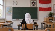تناقض النمسا في المدارس؛ فرض الرقابة الحكومية على حجاب الفتيات باسم حماية الحرية