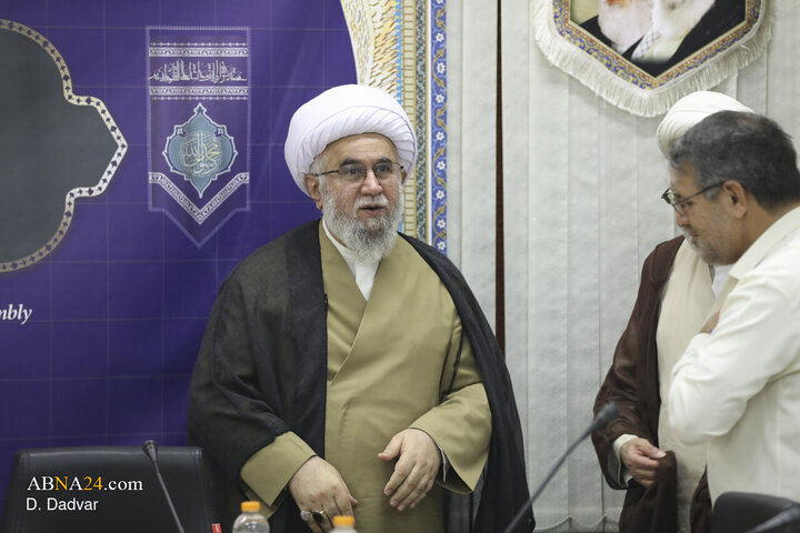 جلسه اعضای دبیرخانه کنگره امناء الرسل با آیت‌الله رمضانی