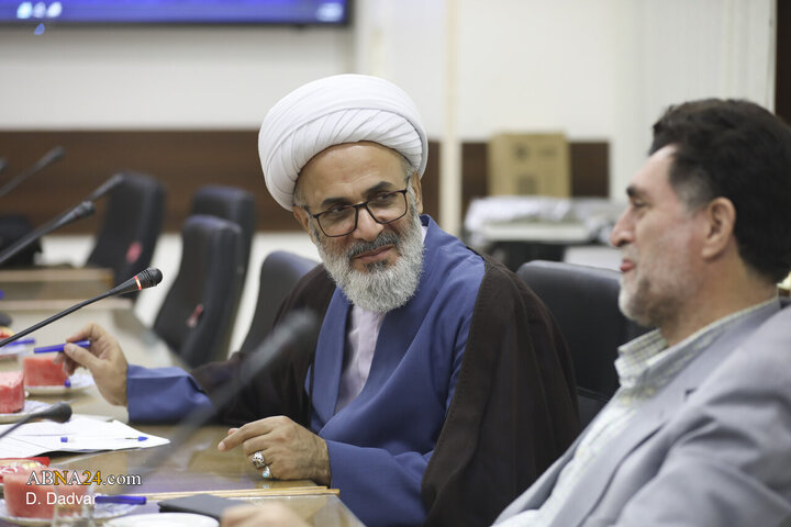 جلسه اعضای دبیرخانه کنگره امناء الرسل با آیت‌الله رمضانی