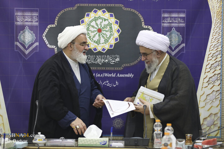 جلسه اعضای دبیرخانه کنگره امناء الرسل با آیت‌الله رمضانی