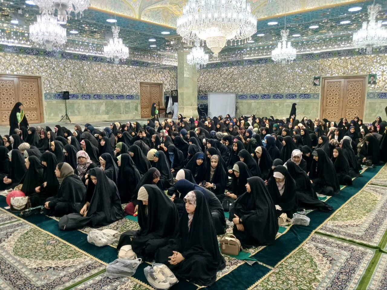 دورهمی دخترانه هیئت معصومانه در ایام سالروز ورود بانوی کرامت به قم