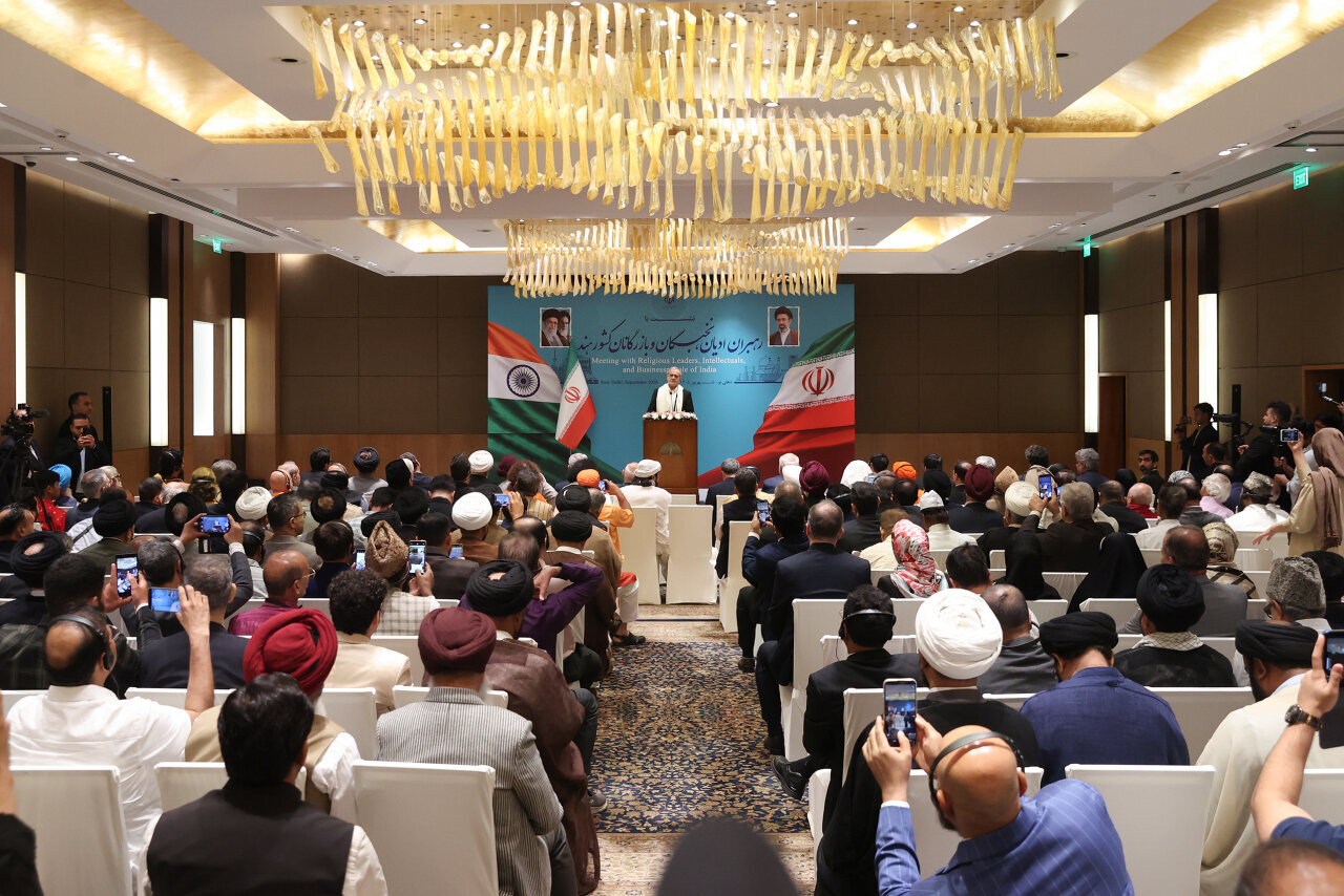 Iranian President in New Delhi: Tehran Will Not Submit to Pressure as He Highlights Justice and Independence