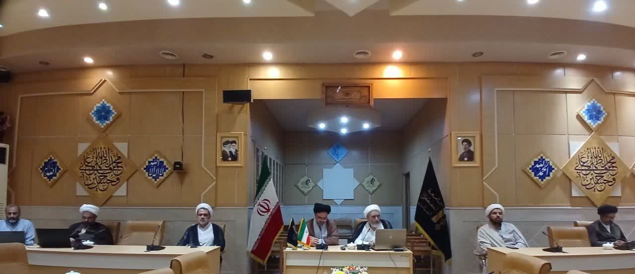 بررسی نظریه تفسیری امام شهید خامنه‌ای در کرسی علمی ـ ترویجی مجتمع آموزش عالی قرآن و حدیث