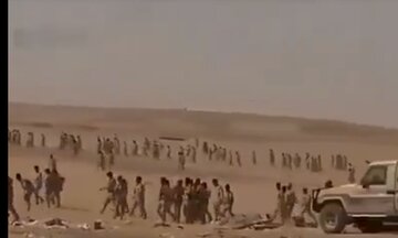 Operasyona herî mezin a dîlketinê di dîroka şerên nûjen de; 3 lîwayên temam ên artêşa Siûdî teslîmî Ensarullahê bûn + vîdyo