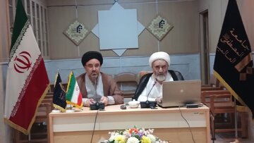 بررسی نظریه تفسیری رهبر شهید در کرسی علمی ـ ترویجی مجتمع آموزش عالی قرآن و حدیث