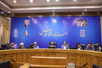 استاندار فارس خواستار پژوهش علمی درباره فلسفه نماز شد
