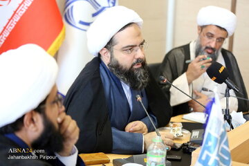  «اثخان فی‌الارض» به معنای زمین‌گیر کردن دشمن و سلب توان اقدام مؤثر است