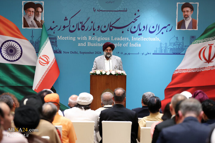 Photos: Iran's President meets with religious leaders, elites in New Delhi