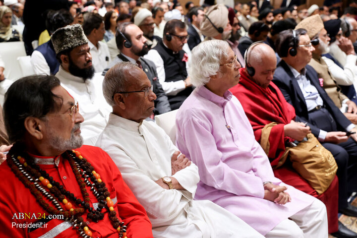 Photos: Iran's President meets with religious leaders, elites in New Delhi