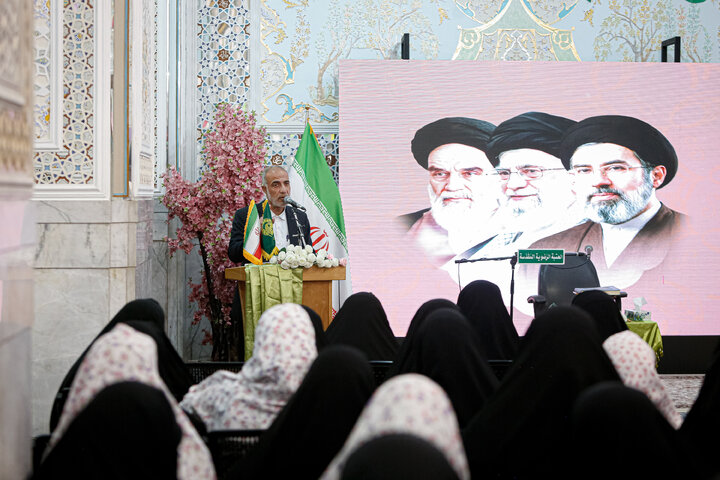 Photos: Iraqi students visit Imam Reza Holy Shrine