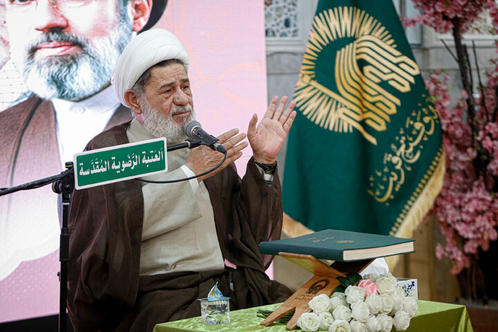 Photos: Iraqi students visit Imam Reza Holy Shrine