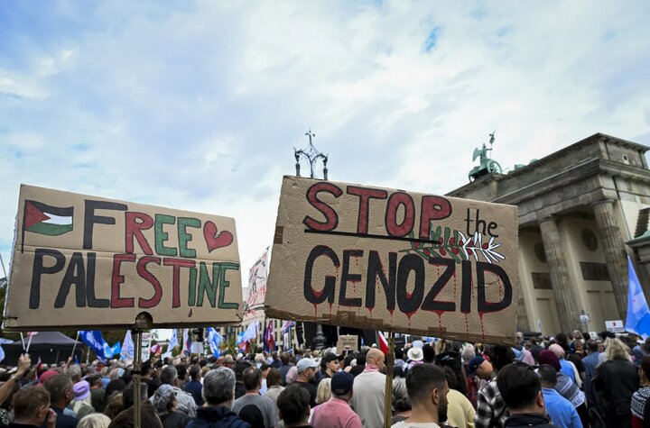 Protest held in Berlin to demand end to Israeli attacks and trial of Netanyahu