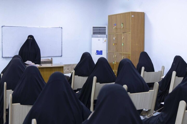 تقرير مصور/ إقامة النسخة الثانية من دورة (تراث الطف) للنساء في كربلاء