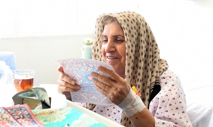گزارش تصویری/ حضور خادمین آستان مقدس حضرت عبدالعظیم(ع) در بیمارستان فیروزآبادی