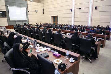 نشست «بانوی مقاومت؛ معمار فرهنگ و هویت»