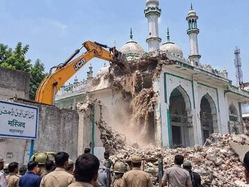 Mezquita Babri y Mezquita de Saharanpur; la cadena de destrucción de los lugares sagrados de los musulmanes en la India