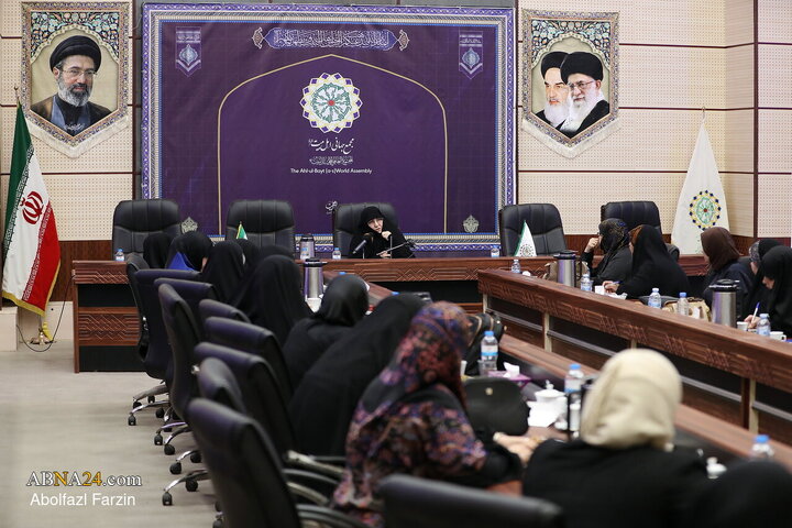 نشست «بانوی مقاومت؛ معمار فرهنگ و هویت»