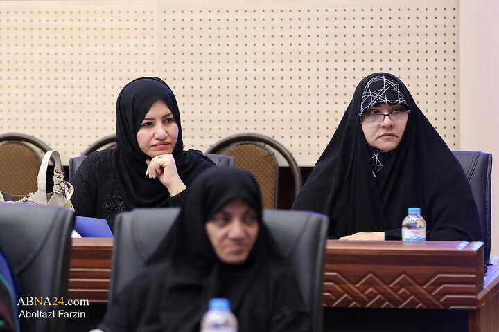 نشست «بانوی مقاومت؛ معمار فرهنگ و هویت»