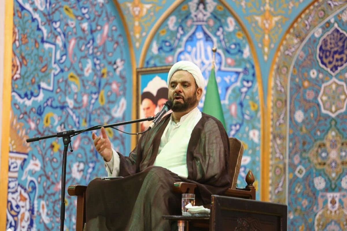 منطق وارونه برخی افراد، تعطیلی ساخت موشک و پهباد است