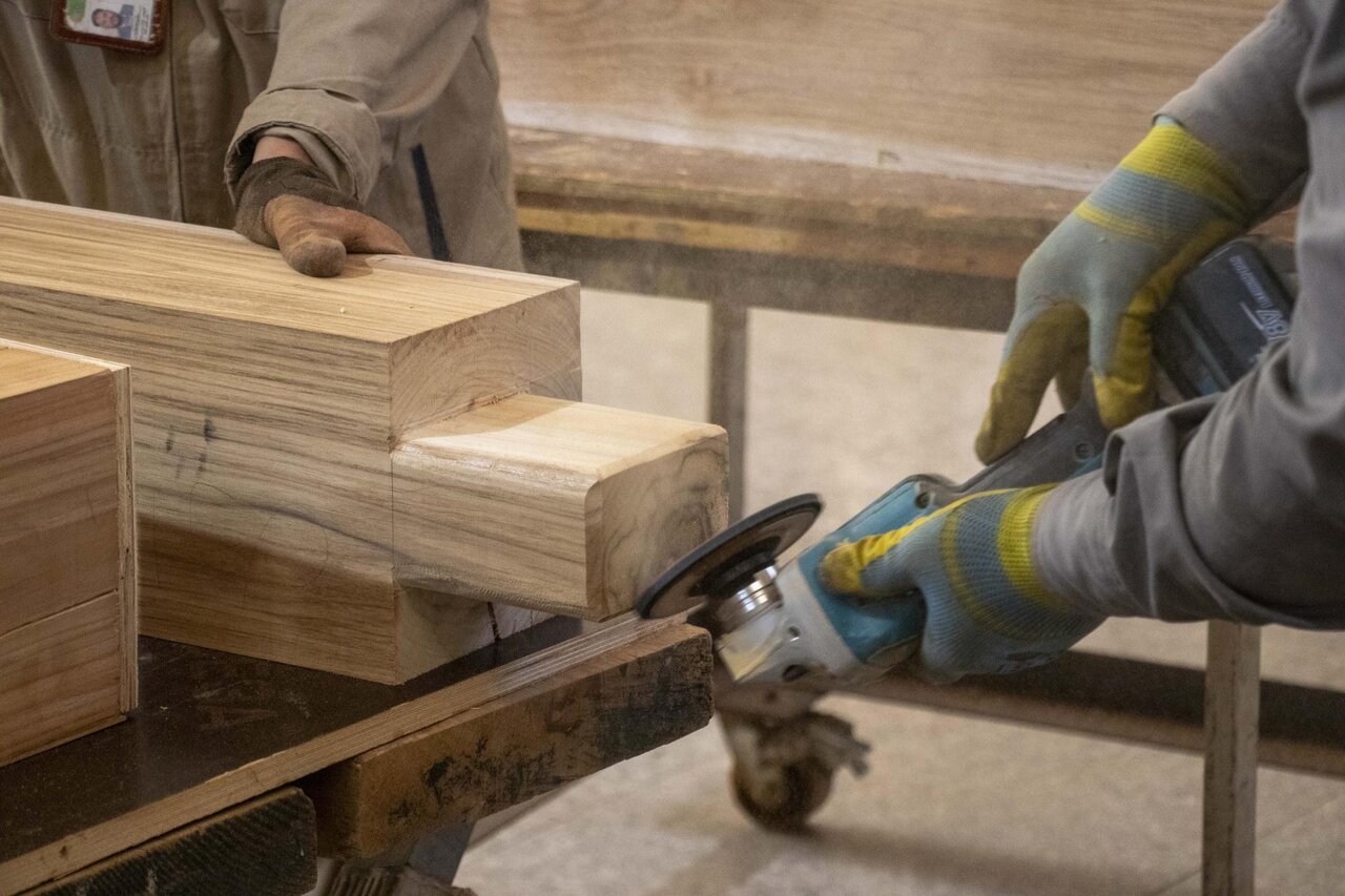 fabricating a new door for the sanctuary of the shrine of Aba al-Fadl