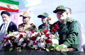 امریکی دشمن کے جنگی بحری جہاز فرسودہ ہو گئے ہیں، میجر جنرل جنرل ایزدی