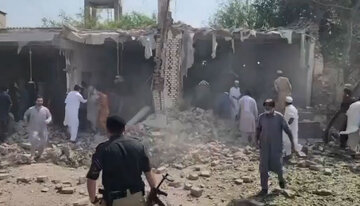 کوہاٹ: پولیس لائنز میں نماز جمعہ کے دوران خودکش دھماکا، پولیس اہلکاروں سمیت 16 افراد شہید، درجنوں زخمی