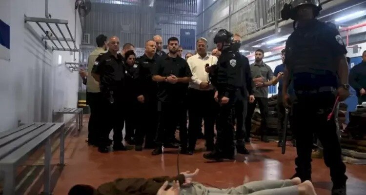 Número de palestinos mortos nas prisões de “Israel” chega a 92 desde o início do genocídio