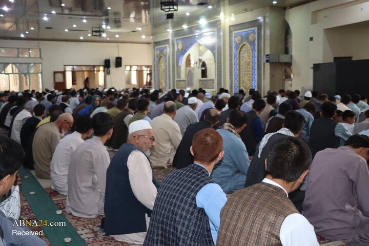 عکس خبری | نماز جمعه شیعیان افغانستان در مزار شریف