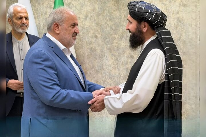 ایران آماده تأمین ۲ هزار مگاوات برق افغانستان است