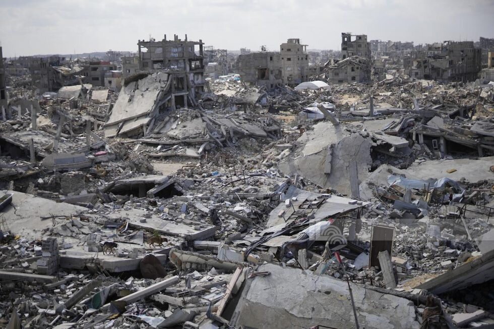 Israeli Terrorist Forces Kill Palestinian in Central Gaza, Wound Others in Khan Yunis