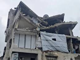 Five Children Rescued After Building Collapse in Southern Gaza City