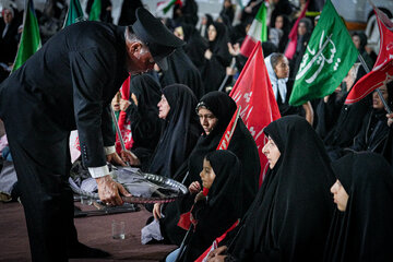 Photos: Packaging, distribution of cultural packages at public gatherings across Mashhad
