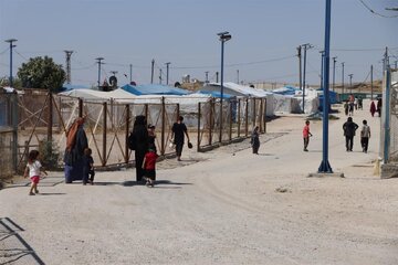 Malbatên DAIŞê; bombeyeke demjimêrî di kampeya Rojê de