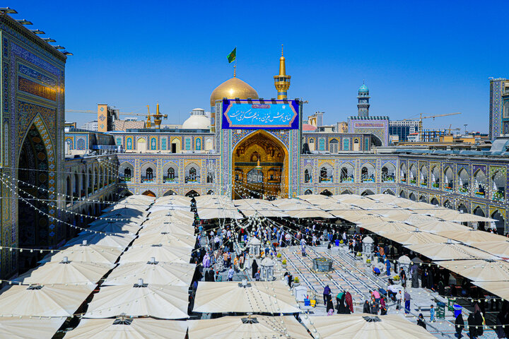 Photos: Installation of inscriptions for birth anniversary of Imam Hasan al-Askari at Razavi Holy Shrine