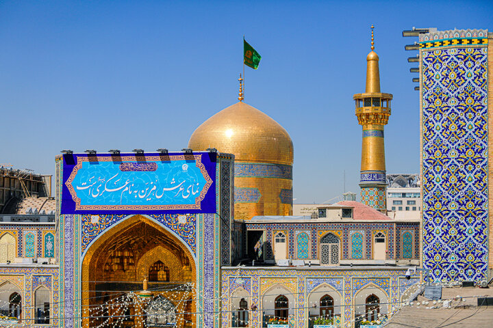 Photos: Installation of inscriptions for birth anniversary of Imam Hasan al-Askari at Razavi Holy Shrine