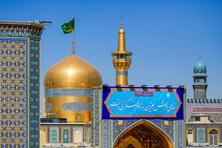 Photos: Installation of inscriptions for birth anniversary of Imam Hasan al-Askari at Razavi Holy Shrine
