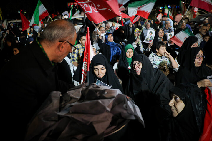 Photos: Packaging, distribution of cultural packages at public gatherings across Mashhad
