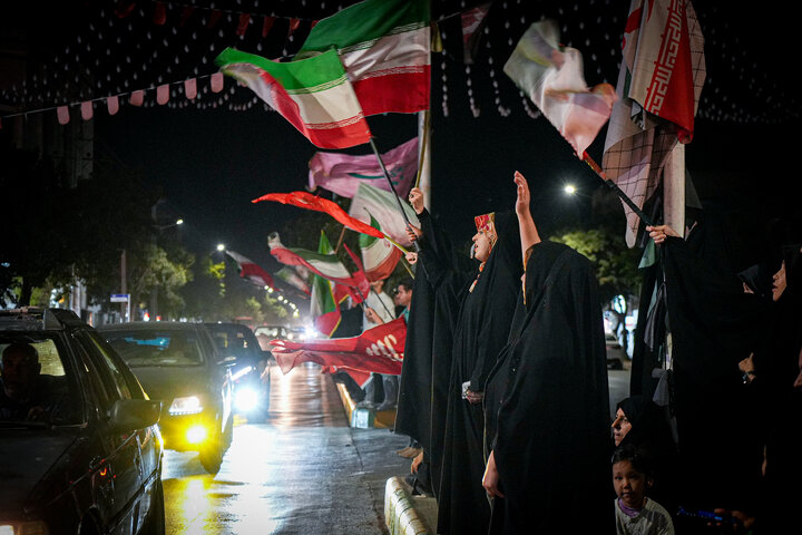 Photos: Packaging, distribution of cultural packages at public gatherings across Mashhad