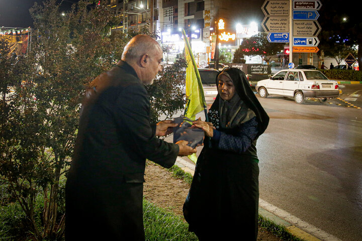 Photos: Packaging, distribution of cultural packages at public gatherings across Mashhad