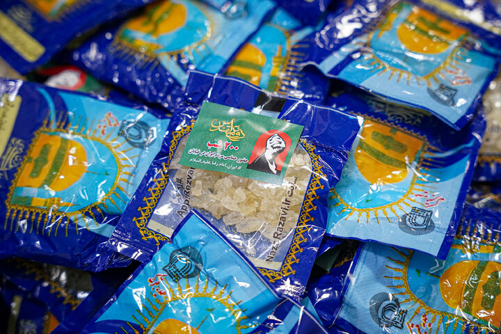 Photos: Packaging, distribution of cultural packages at public gatherings across Mashhad