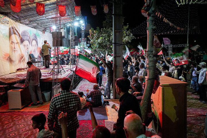 Photos: Packaging, distribution of cultural packages at public gatherings across Mashhad