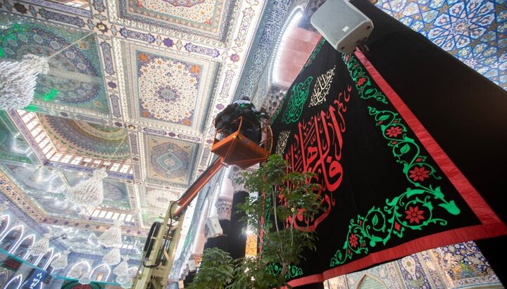 تقرير مصور/ الصحن الحسيني الشريف يتشح بالسواد في ذكرى استشهاد السيدة فاطمة الزهراء (ع)