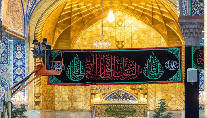 تقرير مصور/ الصحن الحسيني الشريف يتشح بالسواد في ذكرى استشهاد السيدة فاطمة الزهراء (ع)