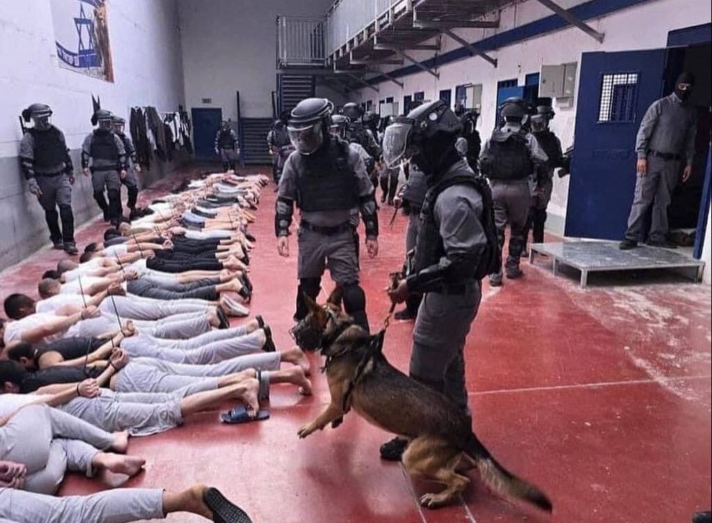 Asra Media Office: Israeli jailers target one detainee per cell in Rakevet prison